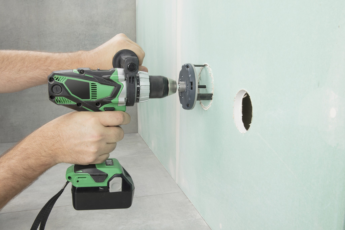 Adjustable Hole Saw, for Electrical Installations