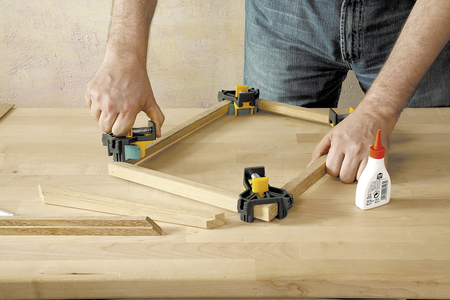 Project Set for Invisible Corner Joints