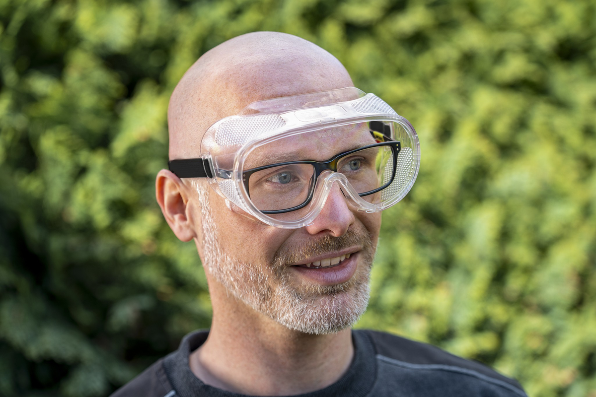 Full-View Goggles
