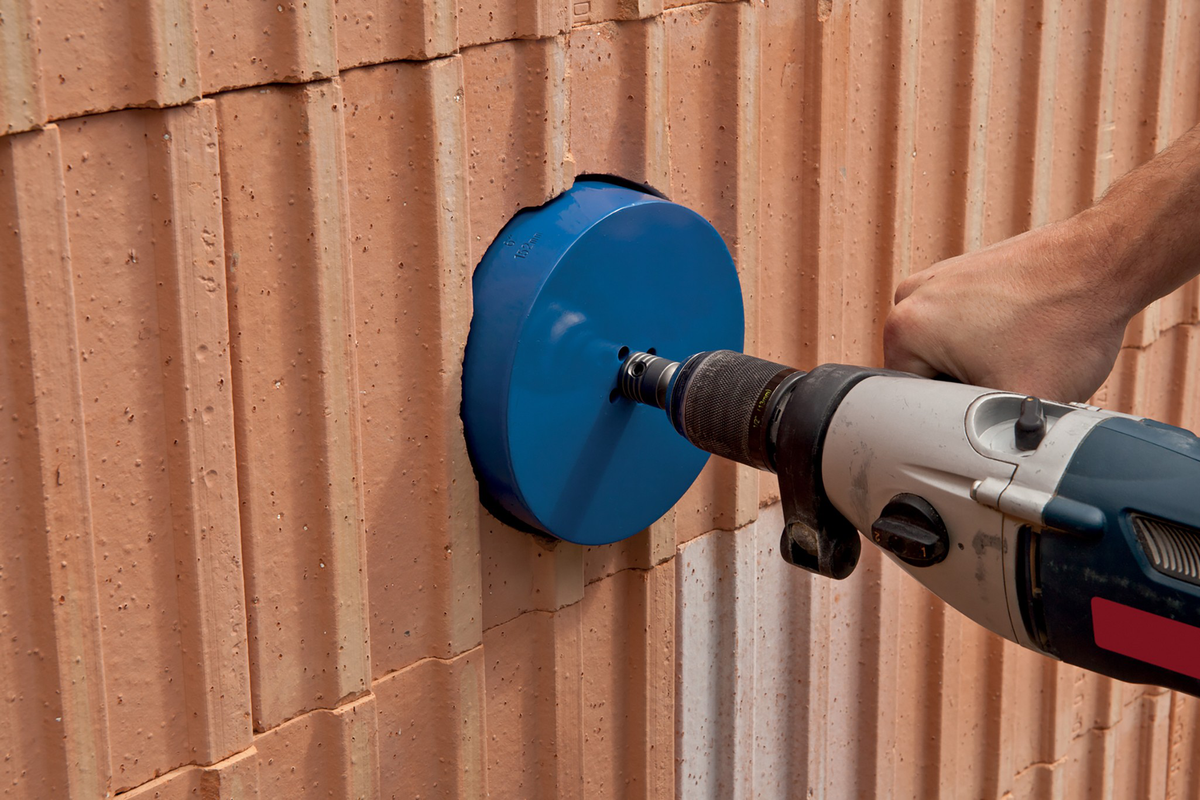 Universal Hole Saw with Mandrel
