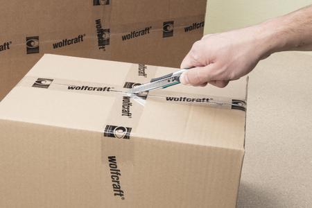 Professional Dual Safety Knife with 9 mm Snap-Off Blade - Image 4