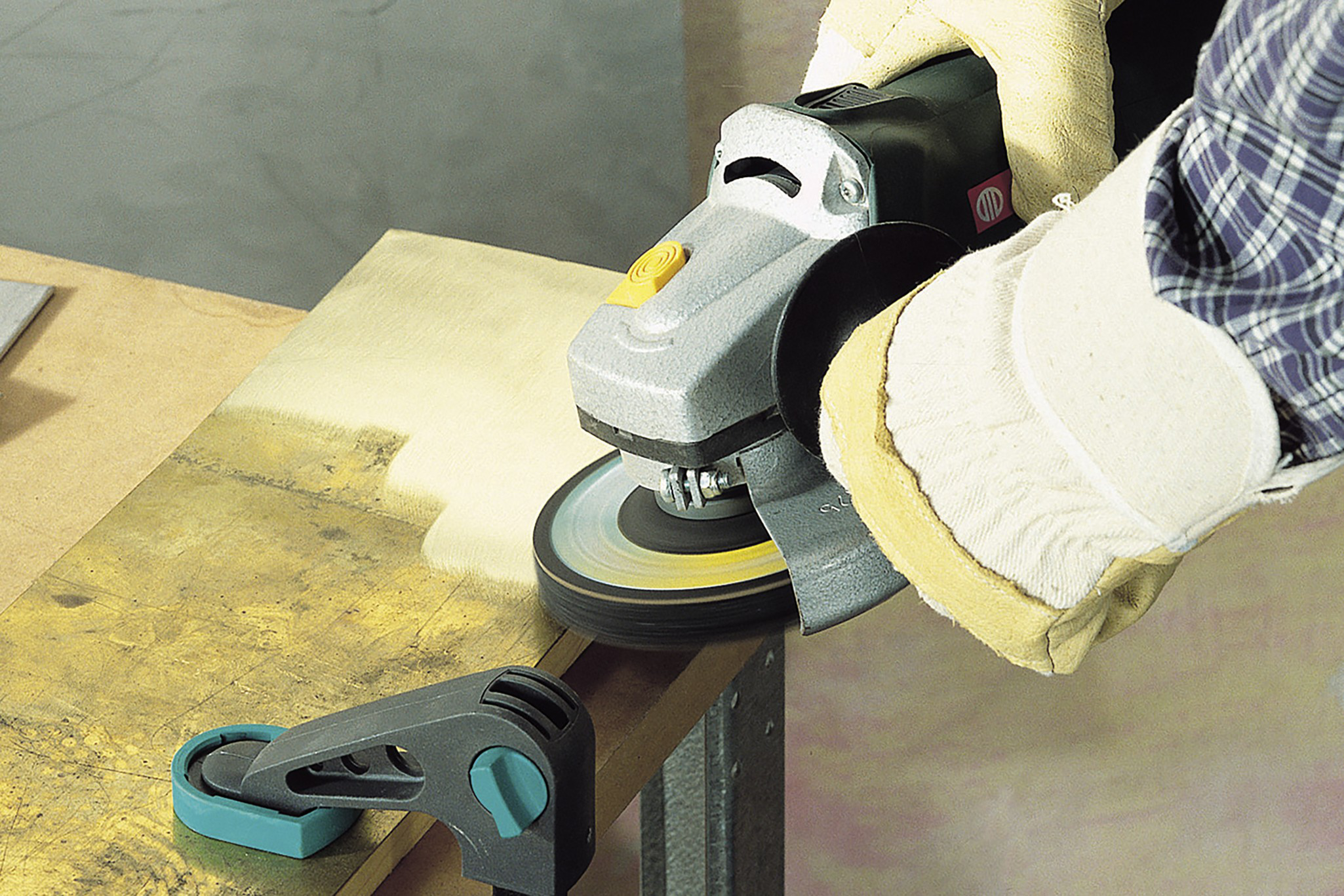 Universal Cleaning Disc for angle grinders