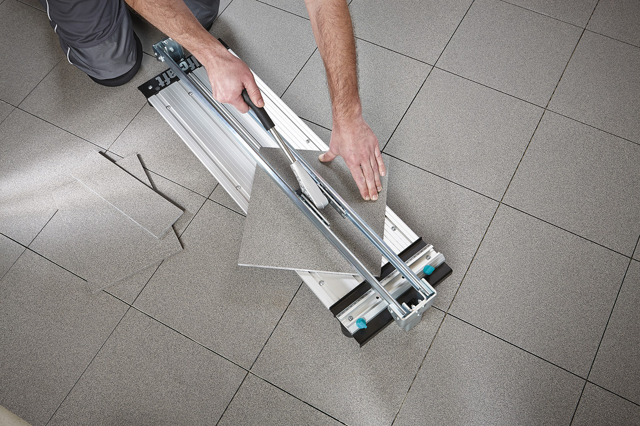 TC 710 PM Tile Cutter, metal design