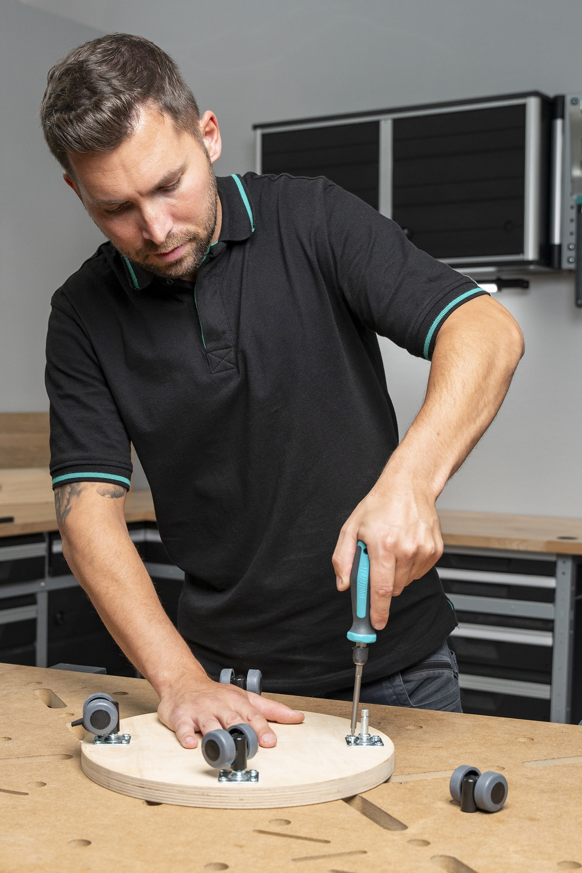 Hand Screwdriver With Bit Socket - Image 5