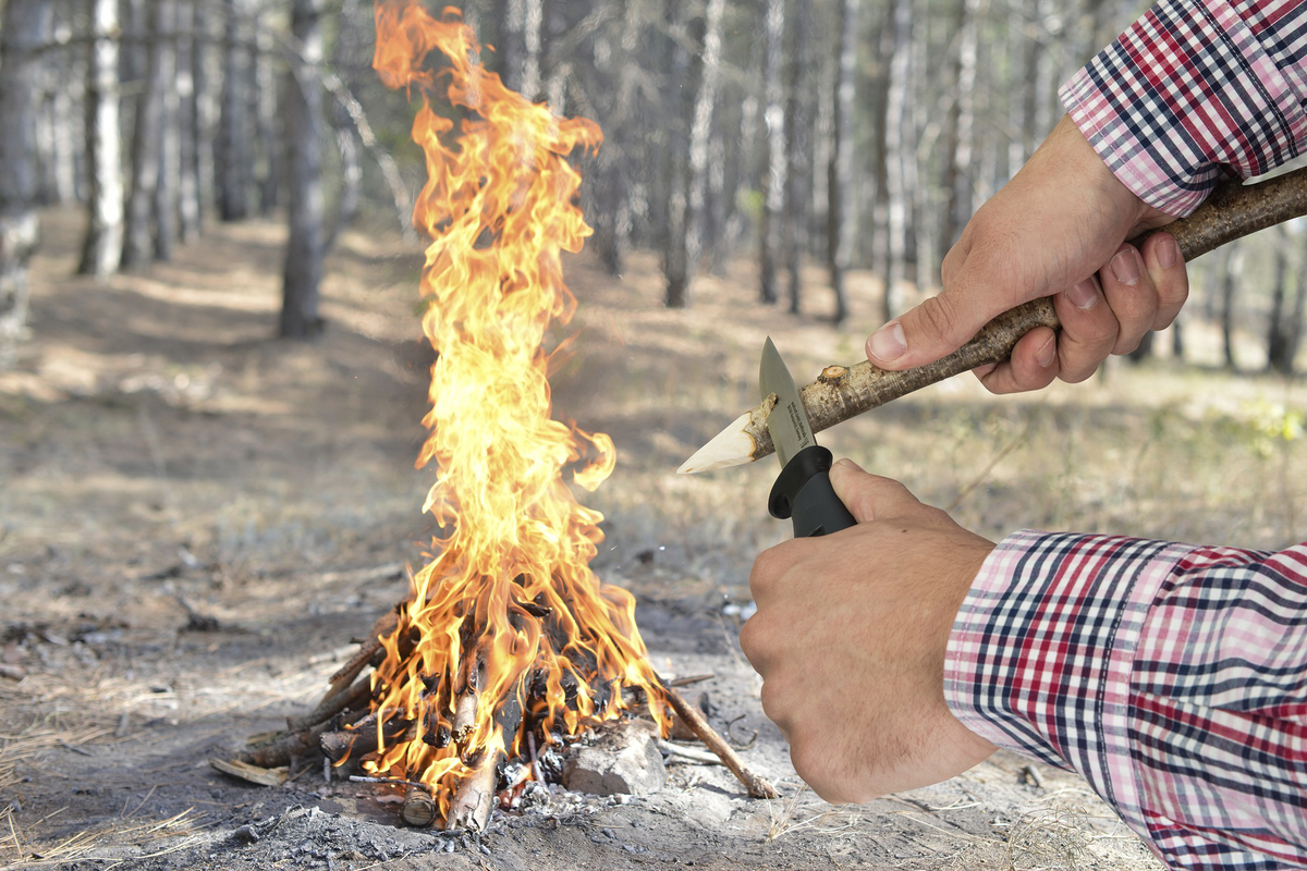 Outdoor Knife with Smooth Blade and Sheath - Image 4