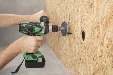 Adjustable Hole Saw, for Electrical Installations