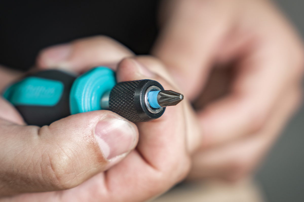 Hand Screwdriver With Bit Socket, Short - Image 9