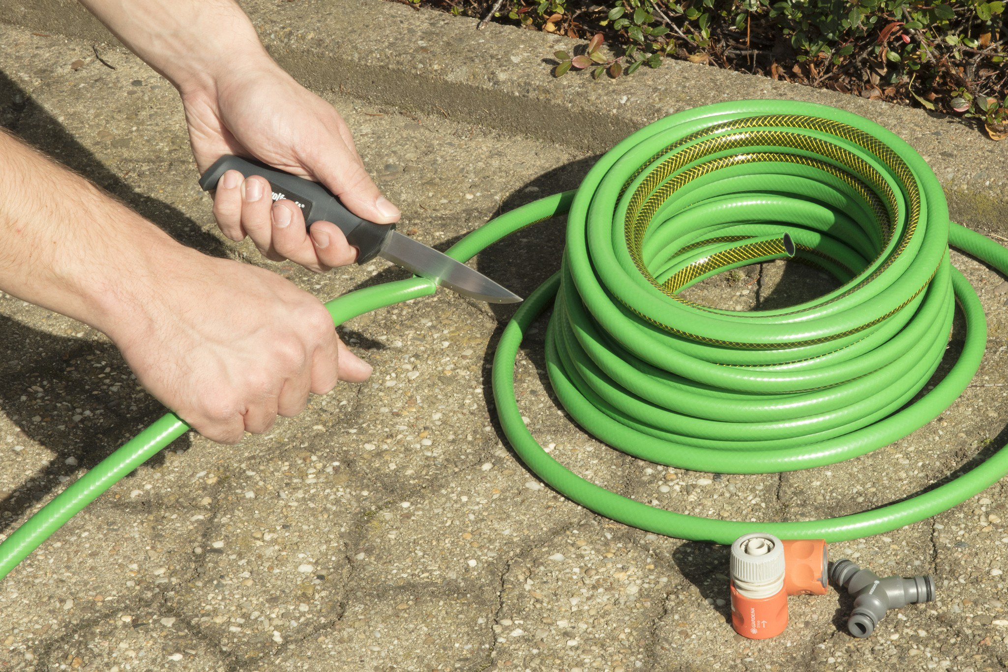 Outdoor Knife with Smooth Blade and Sheath - Image 5