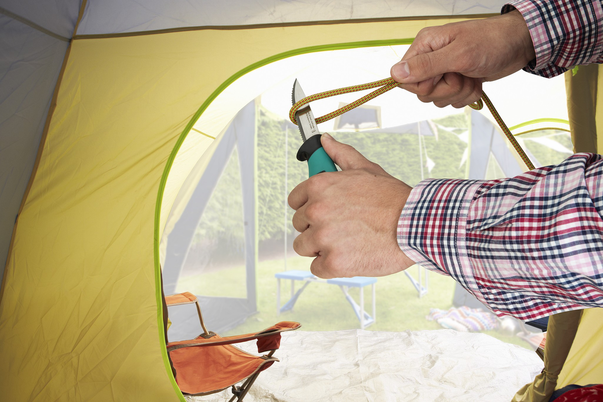 Outdoor Knife with Serrated Blade and Sheath - Image 3