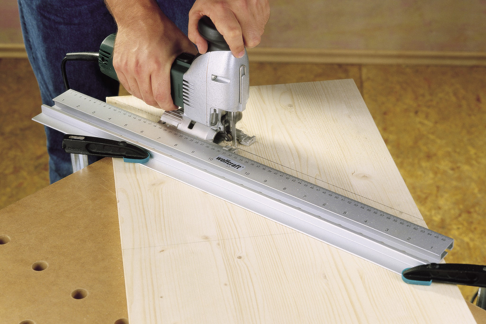 Dowelling jig
