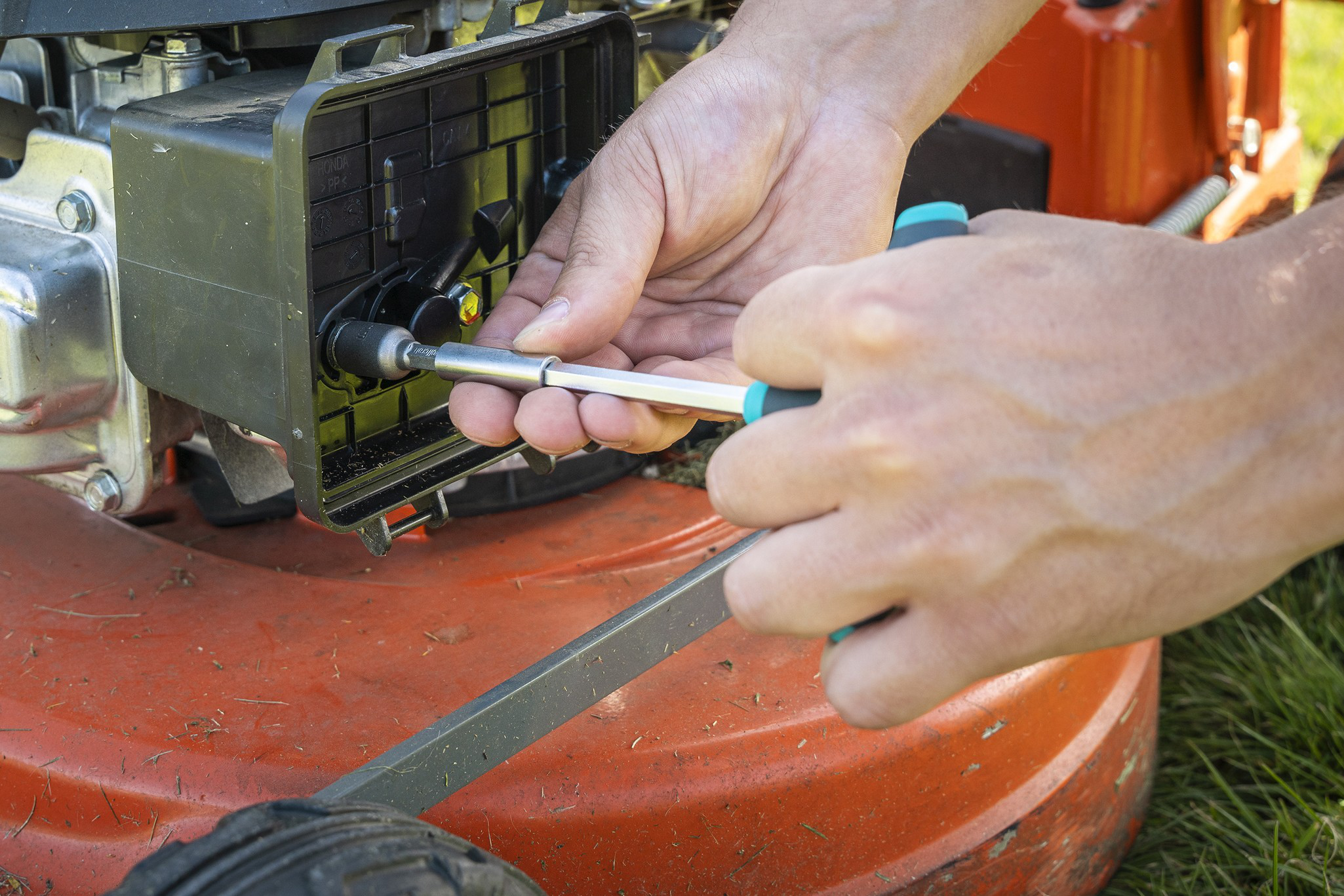 T-Hand Screwdriver With Bit Socket