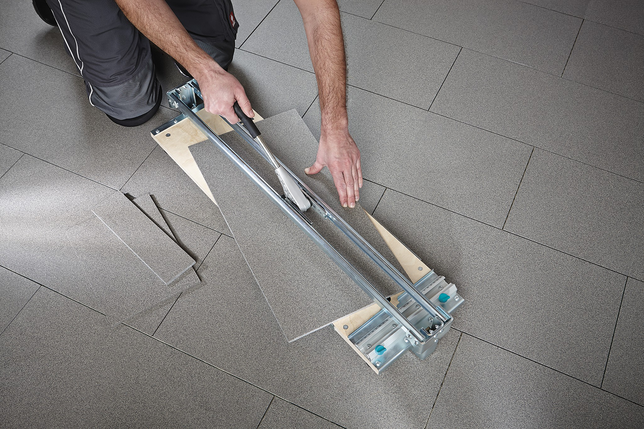 TC 710 PW Tile Cutter, base plate made of multiplex