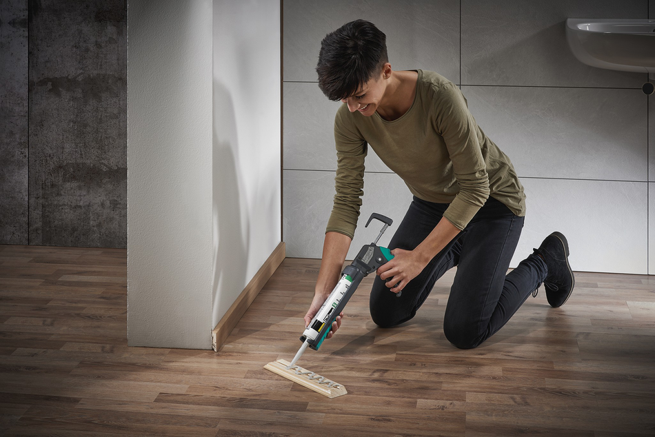 MG 400 ERGO Caulking Gun