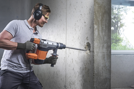 Pointed Chisel With SDS Max Shank - Image 3