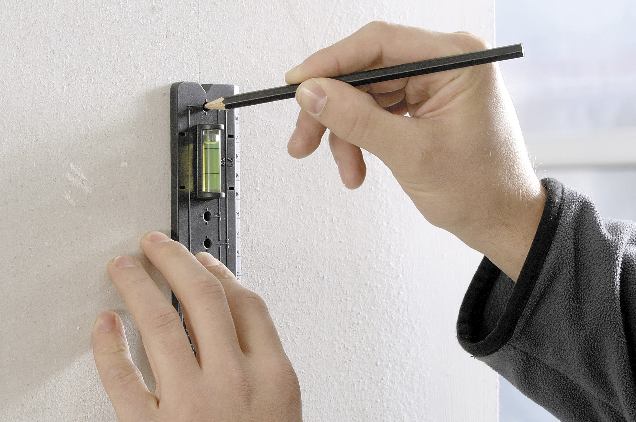 Template for hollow wall boxes