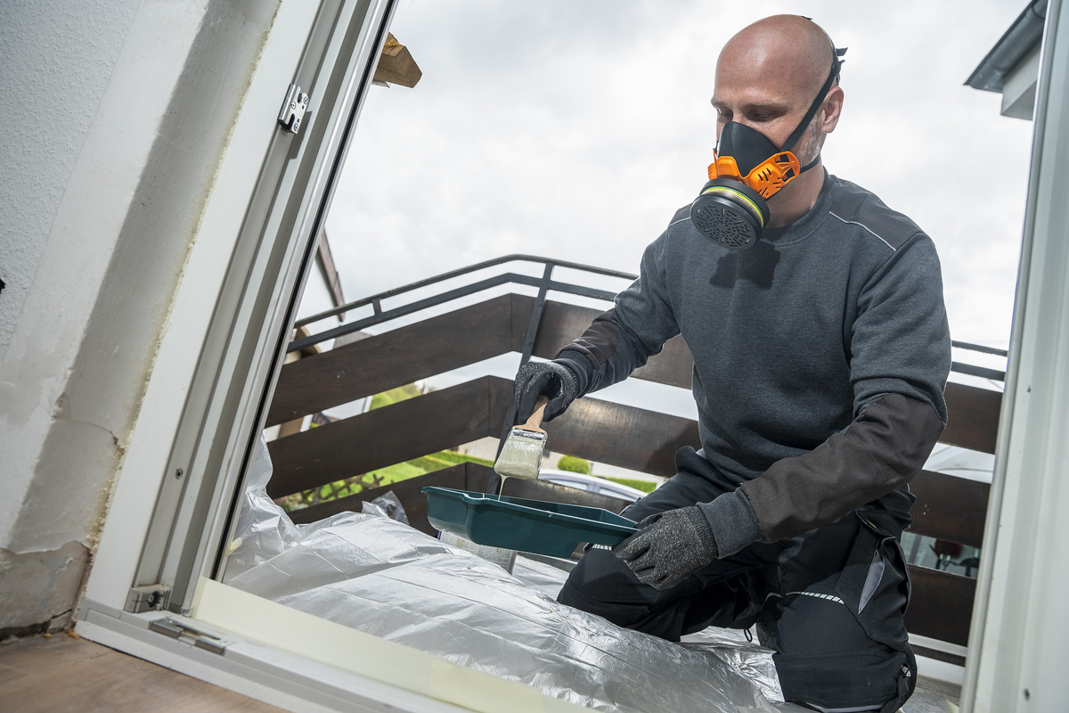 Half-Mask Respirator with Replacement Filter A1 - Image 2