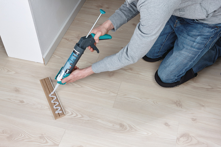 MG 200 Caulking Gun