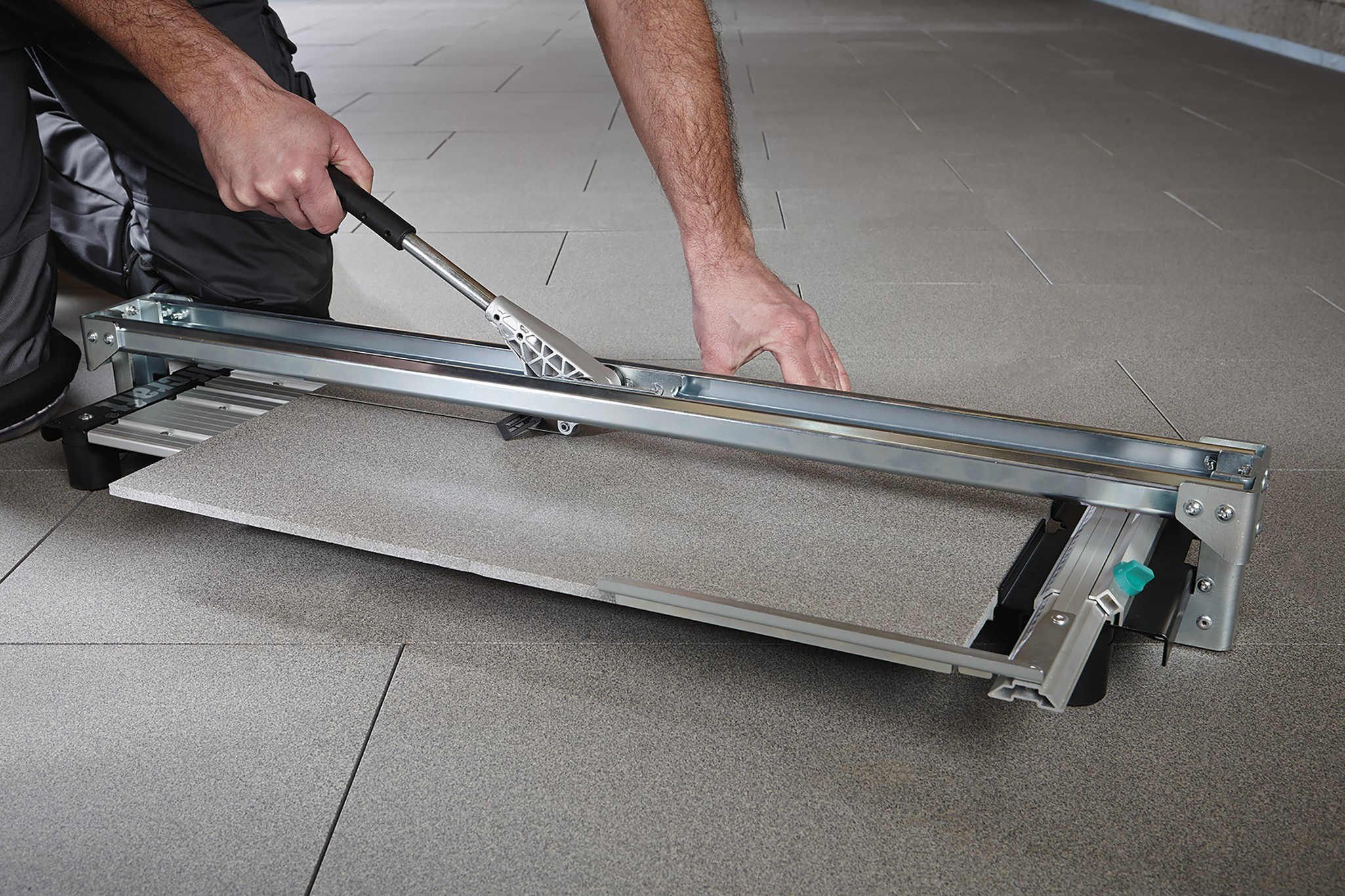 TC 710 PM Tile Cutter, metal design
