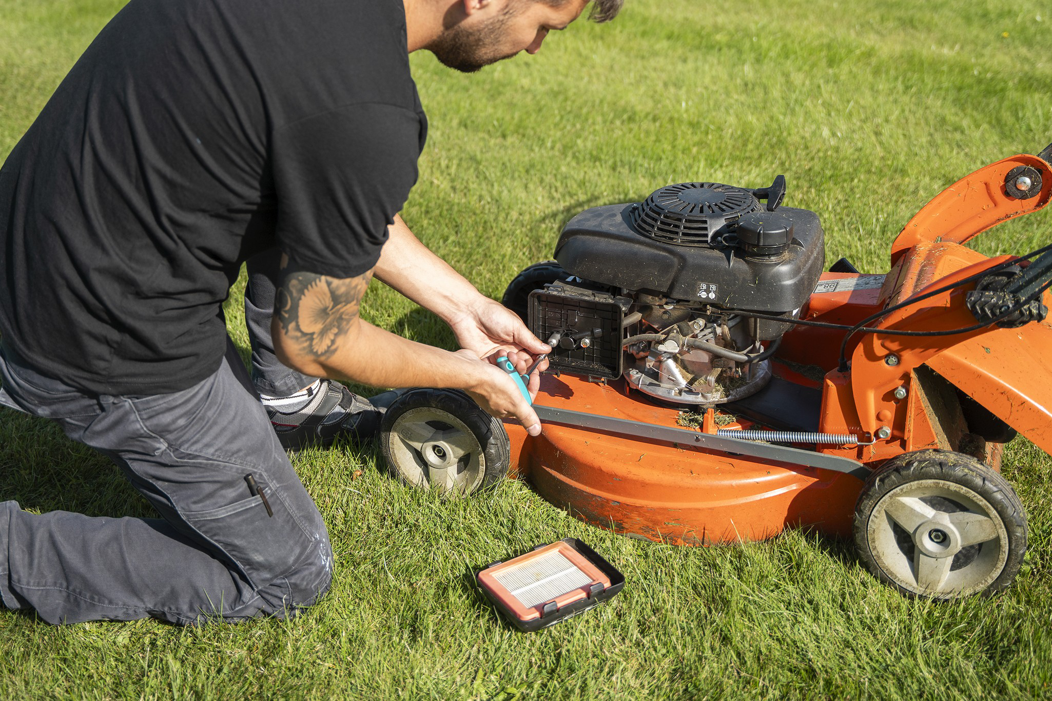 T-Hand Screwdriver With Bit Socket - Image 5