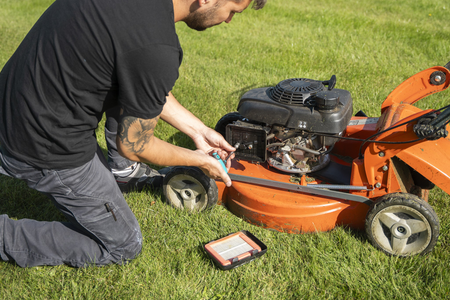 T-Hand Screwdriver With Bit Socket - Image 5