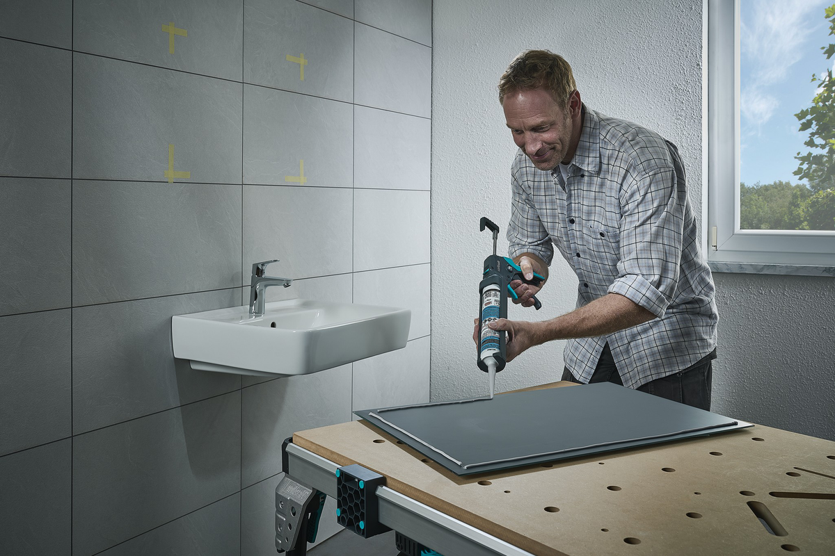 MG 550 Caulking Gun