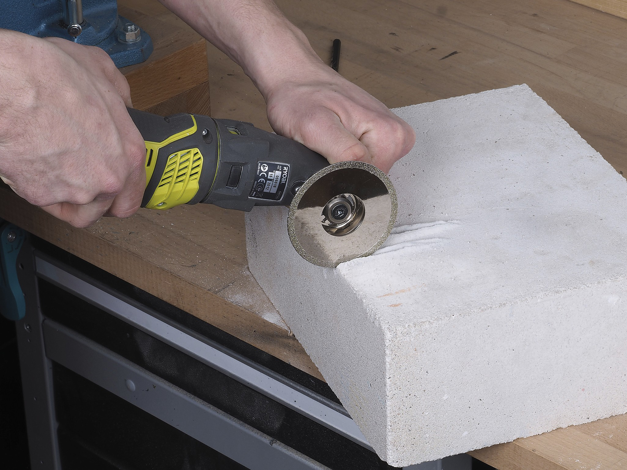 Diamond-Coated Saw Blade “PRO”, universal receptacle, cement joints, mortar residue, Ø 80 mm