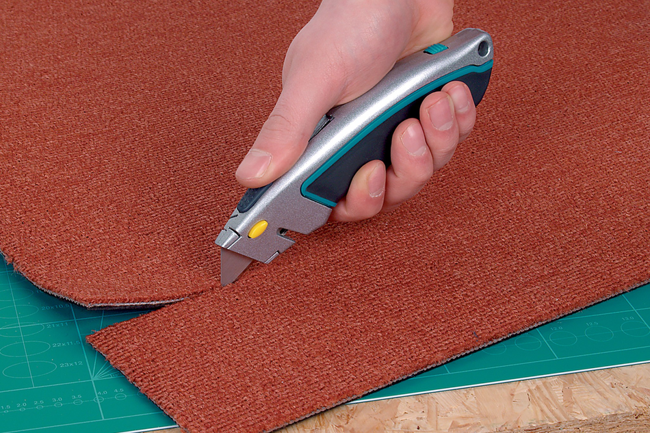 Quick-Change Trapezium Blade Knife with Retractable Blade - Image 2