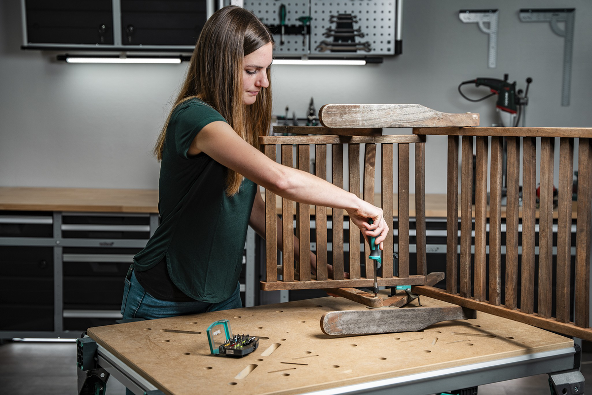 Hand Screwdriver With Bit Socket, Long - Image 5