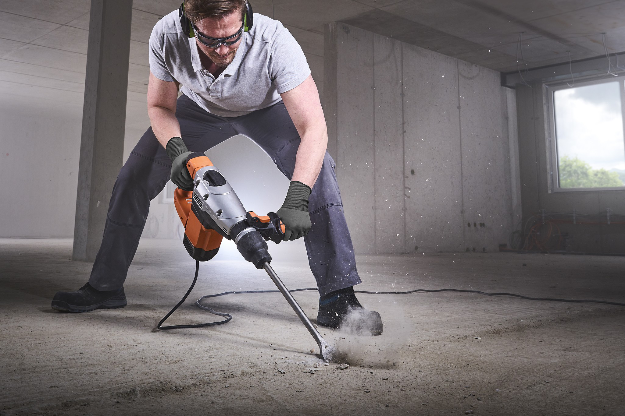 Pointed Chisel With SDS Max Shank - Image 2