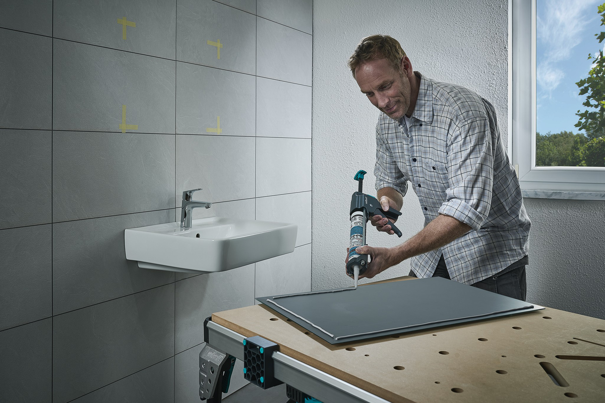 MG 600 PRO Caulking Gun