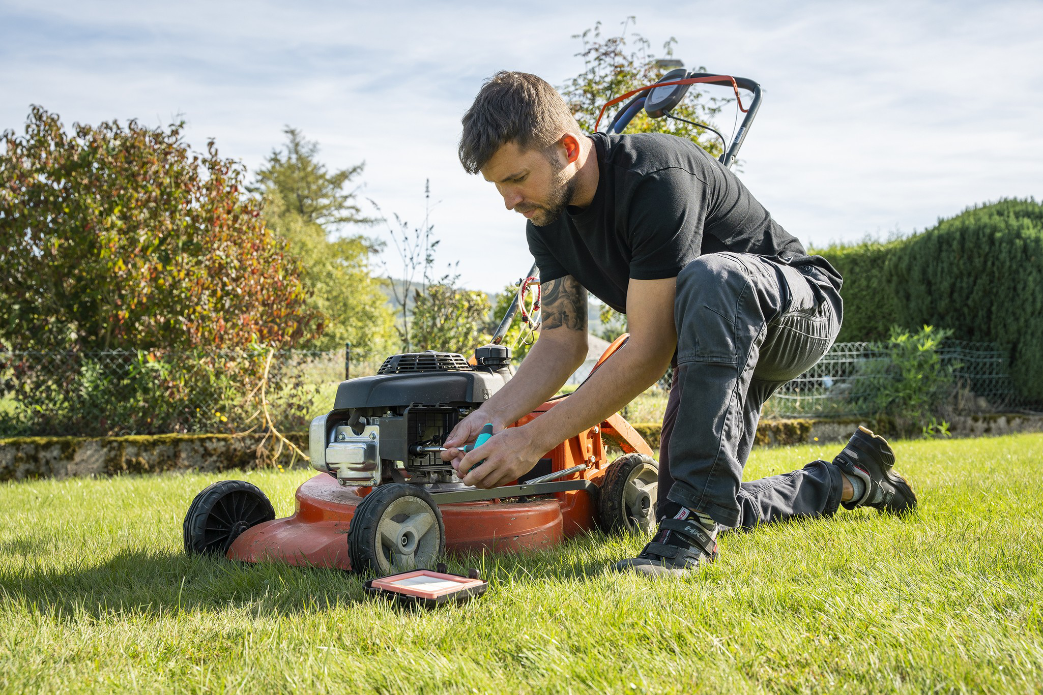T-Hand Screwdriver With Bit Socket - Image 3