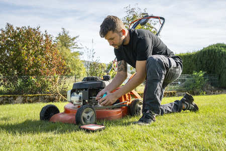 T-Hand Screwdriver With Bit Socket - Image 3