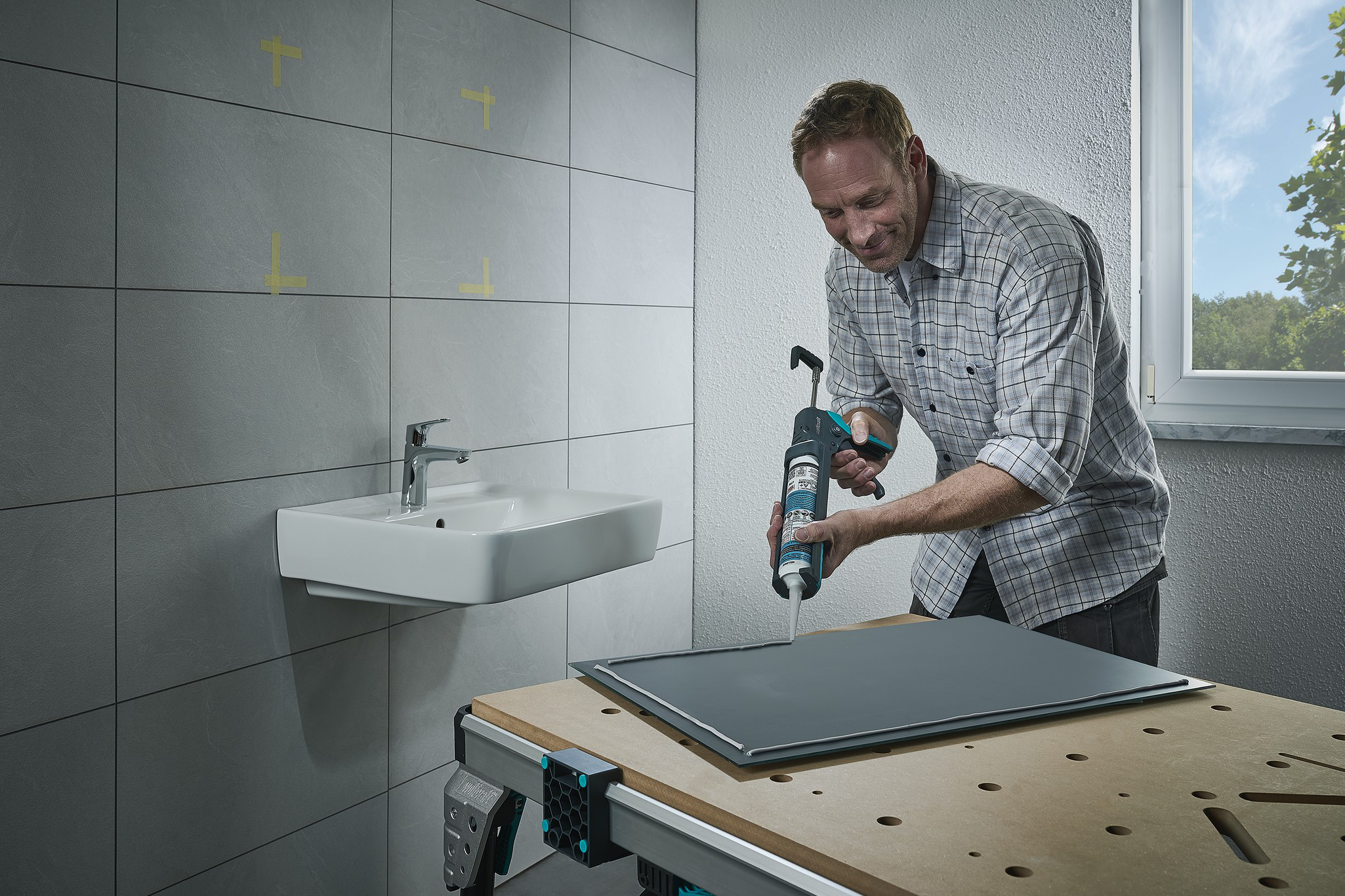 MG 400 ERGO Caulking Gun