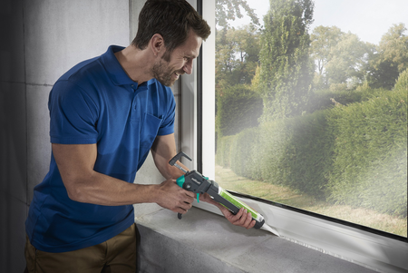 MG 550 Caulking Gun