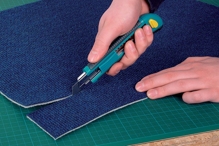2C Plastic Snap-Off Blade Knife, 18 mm