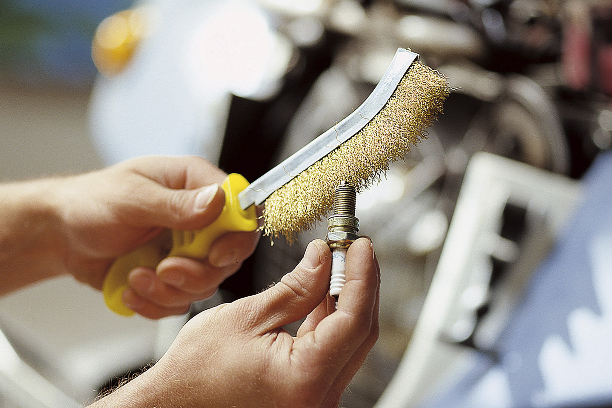 Brass Wire Hand Brush - Image 3